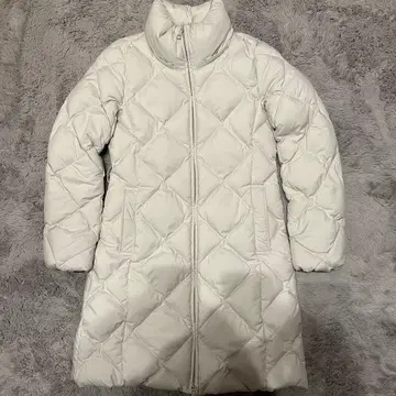 UNIQLO 사이즈 M 파우더 소프트 다운 자켓 아이보리