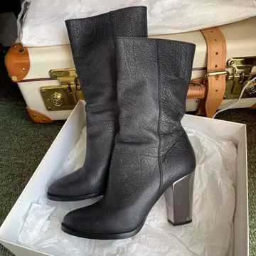 지미추 블랙 가죽 부츠