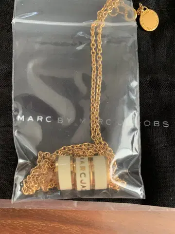 MARC BY MARC JACOBS 골드 목걸이 62cm