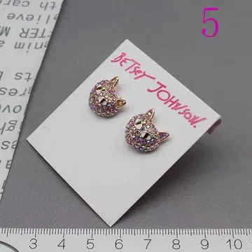 BETSEY JOHNSON 고양이 얼굴형 귀걸이