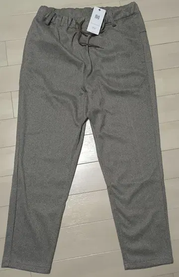 [ 미사용 새상품 ] 칸비오 Gobelin 조거 팬츠 화이트/브라운