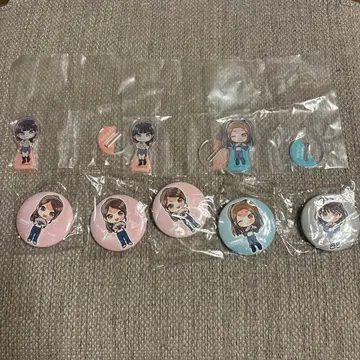 LE SSERAFIM 가챠가챠 캔뱃지 아크릴 스탠드