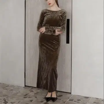 Mili affinity 벨로아 원피스 그레이쉬 베이지