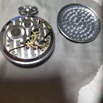 세이코 회중시계 쇼와 36년산 국철 각인 있음.