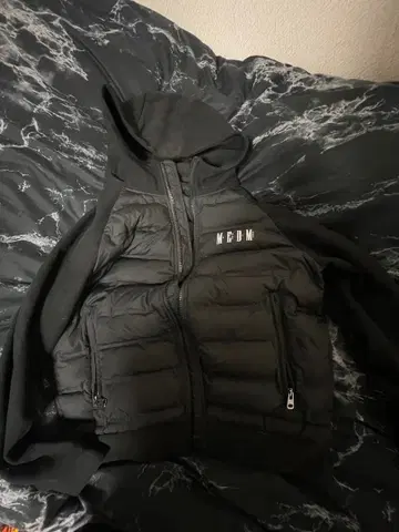 MEDM 후드 부착 다운 자켓 블랙