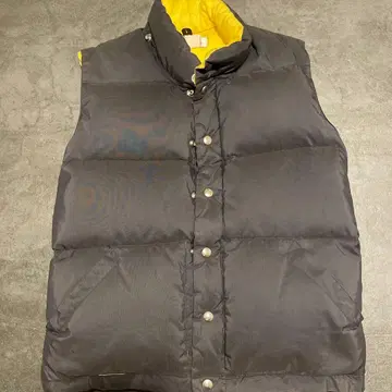 Crescent Down Works 다운 베스트 S 블랙/옐로우 컬러