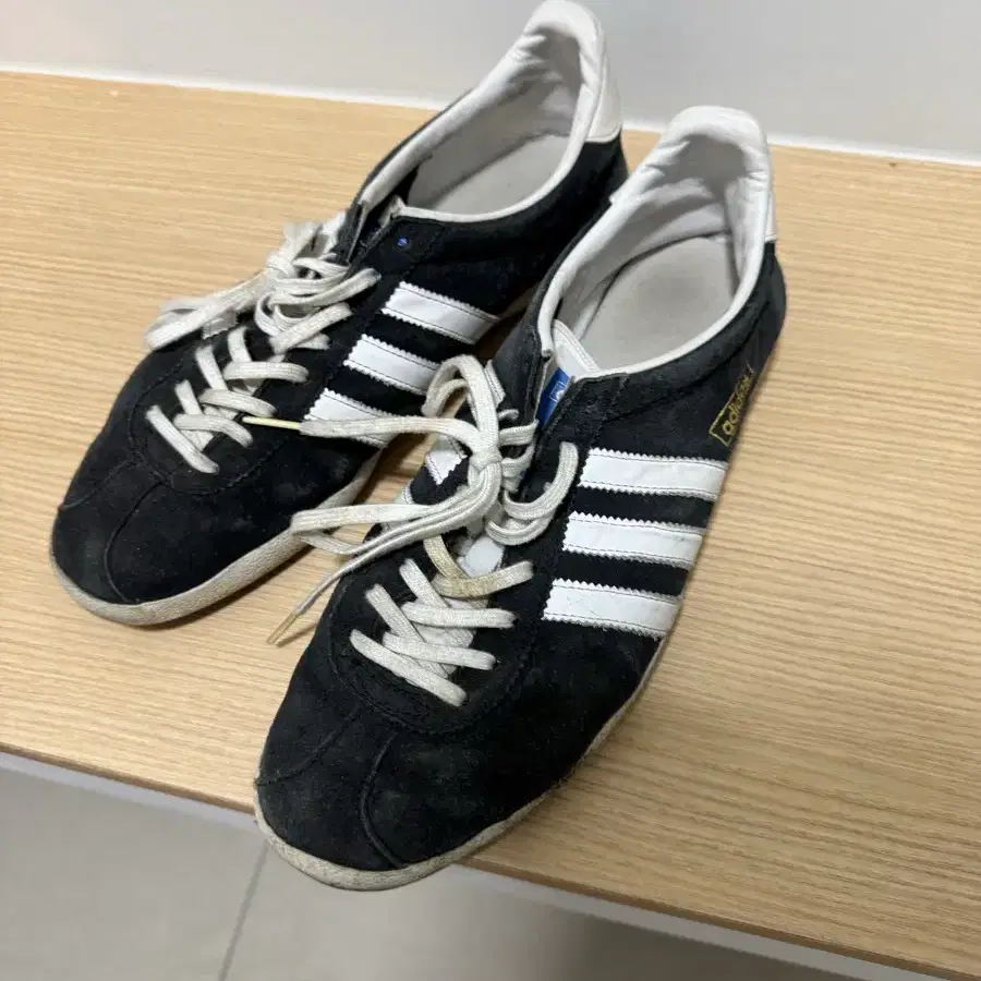 Adidas Gazelle Red Off-White (GY7339) size 265 on Bunjang Global Site.