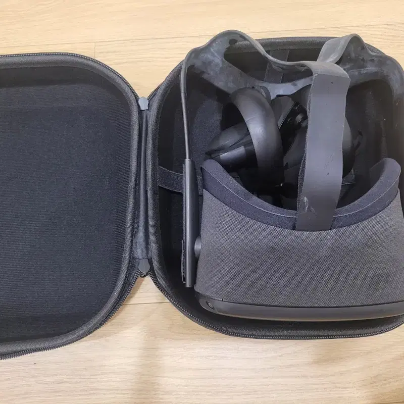 메타퀘스트 오큘러스퀘스트 VR 작동잘됨 보관파우치포함