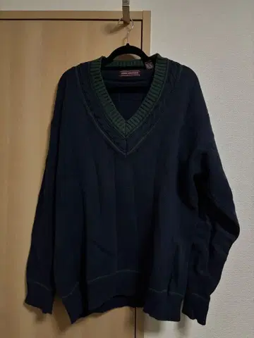 존 애쉬포드 네이비 그린 V넥 스웨터