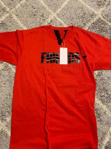 VLONE friends 티셔츠