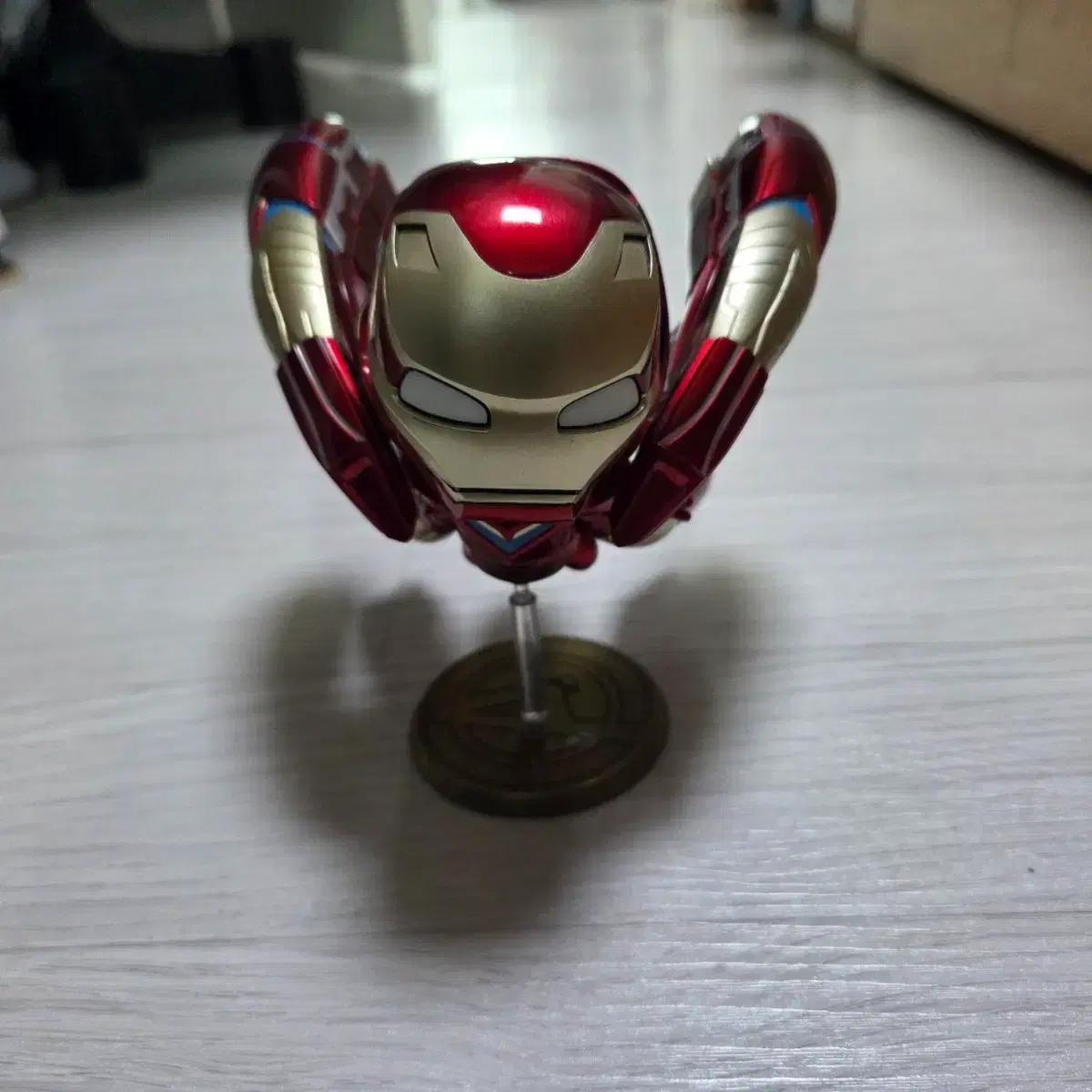 rose toy poodle Iron Man Mark XLIII (2.0) Sixth Scale Figure by Hot Toys