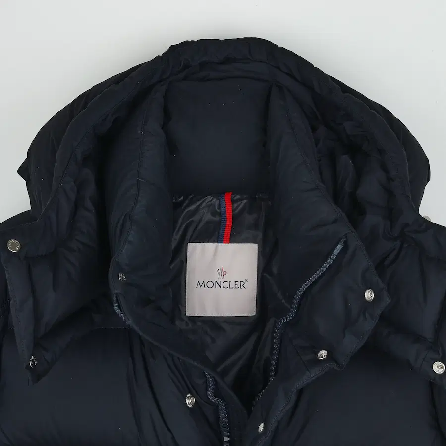Moncler Végère 短款羽绒服