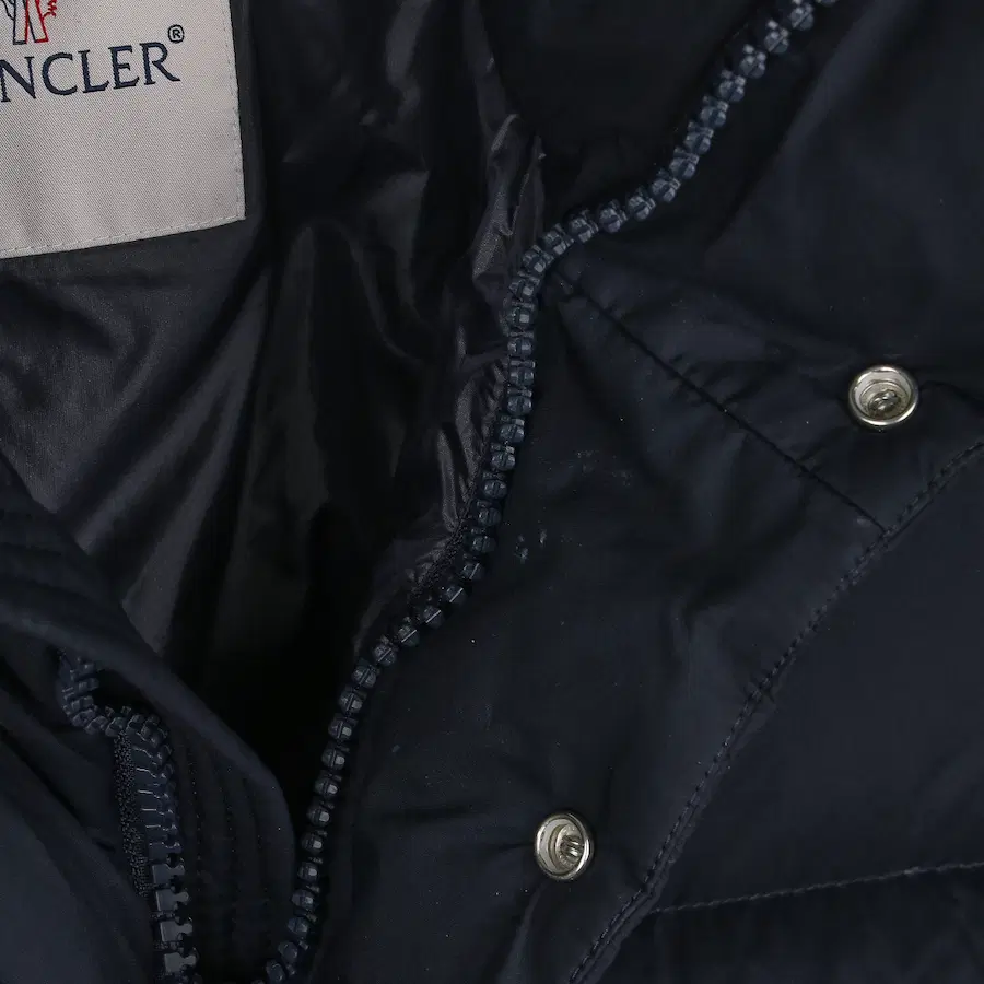 Moncler Végère 短款羽绒服