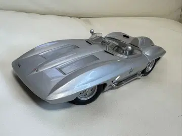 AUTOart 1959 시보레 콜벳 스팅레이 1/18