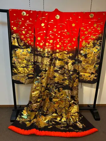 빨간색 우치카케 마루쇼 검정 금박 유젠 일본 의류 결혼식 의상