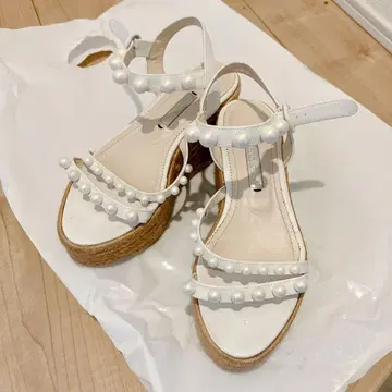 펄 장식 웨지솔 통굽 샌들