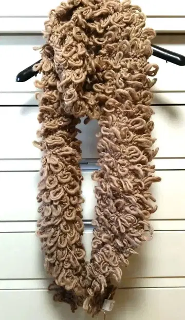 T.H.D La maison 베이지 머플러 모 100% 미사용