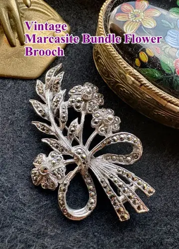 빈티지 영국 마카사이트 꽃다발 브로치