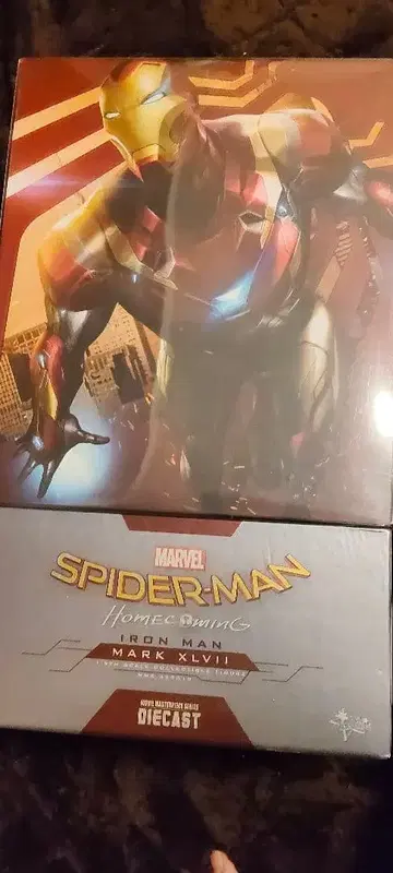 핫토이즈 스파이더맨: 홈커밍 아이언맨 마크 47