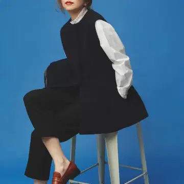 [ #Newans ] 통통한 실루엣 지레 페플럼 네이비 베스트 플레어