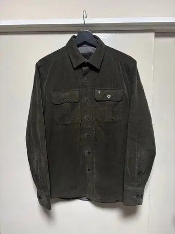 빅토리녹스의 코듀로이 셔츠 자켓 VICTORINOX 올리브