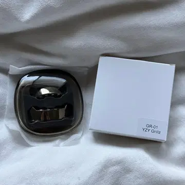 [ 새상품 배송비 포함 ] YZY - GR-01 GRILLZ 그릴즈