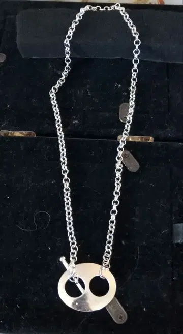 실버 드롭 토글 클래스프 목걸이