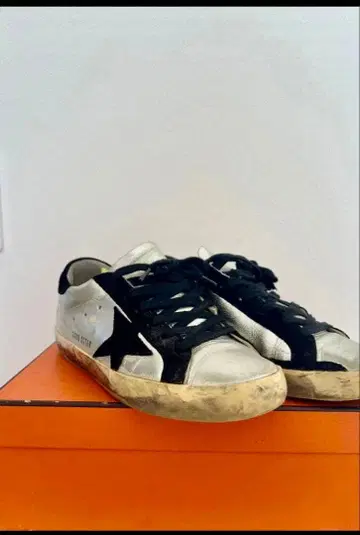 골든 구스 슈퍼스타 실버/블랙 스니커즈