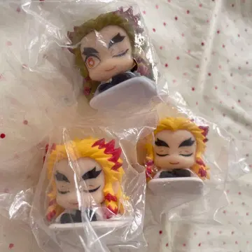 귀멸의 칼날 렌고쿠 쿄쥬로 오넴탄 가챠가챠 캡슐 토이 스탠드스톤즈