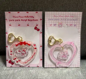 메조피아노 x 헬로키티 흔들흔들 아크릴 키링 2개 세트