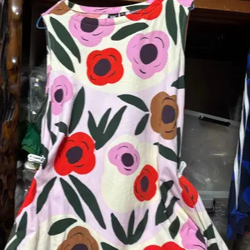 유니클로 마리메코 민소매 티셔츠 스커트 셋업 3XL