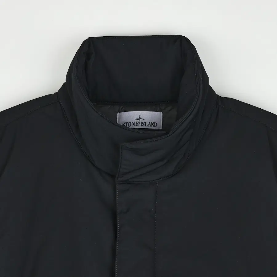 Stone Island 微型斜纹布羽绒服
