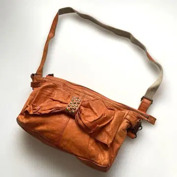 vintage And A ribbon leather bag