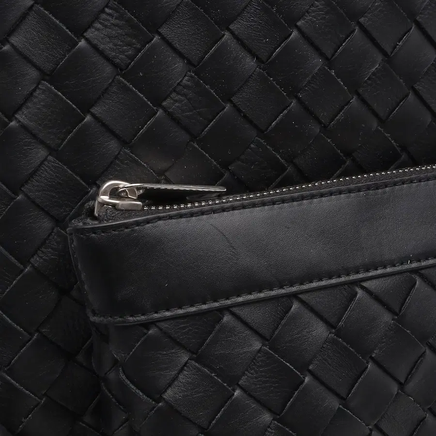 宝缇嘉（Bottega Veneta）Intrecciato 黑色背包