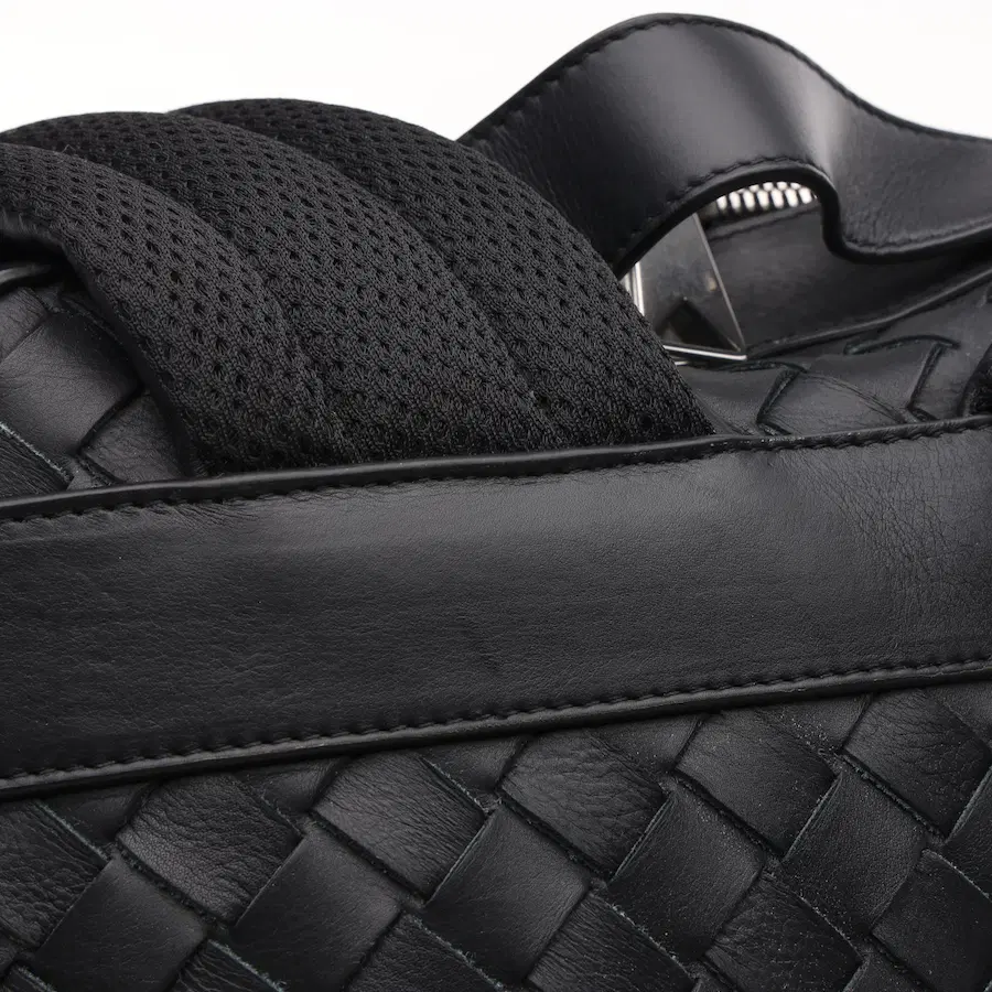 宝缇嘉（Bottega Veneta）Intrecciato 黑色背包
