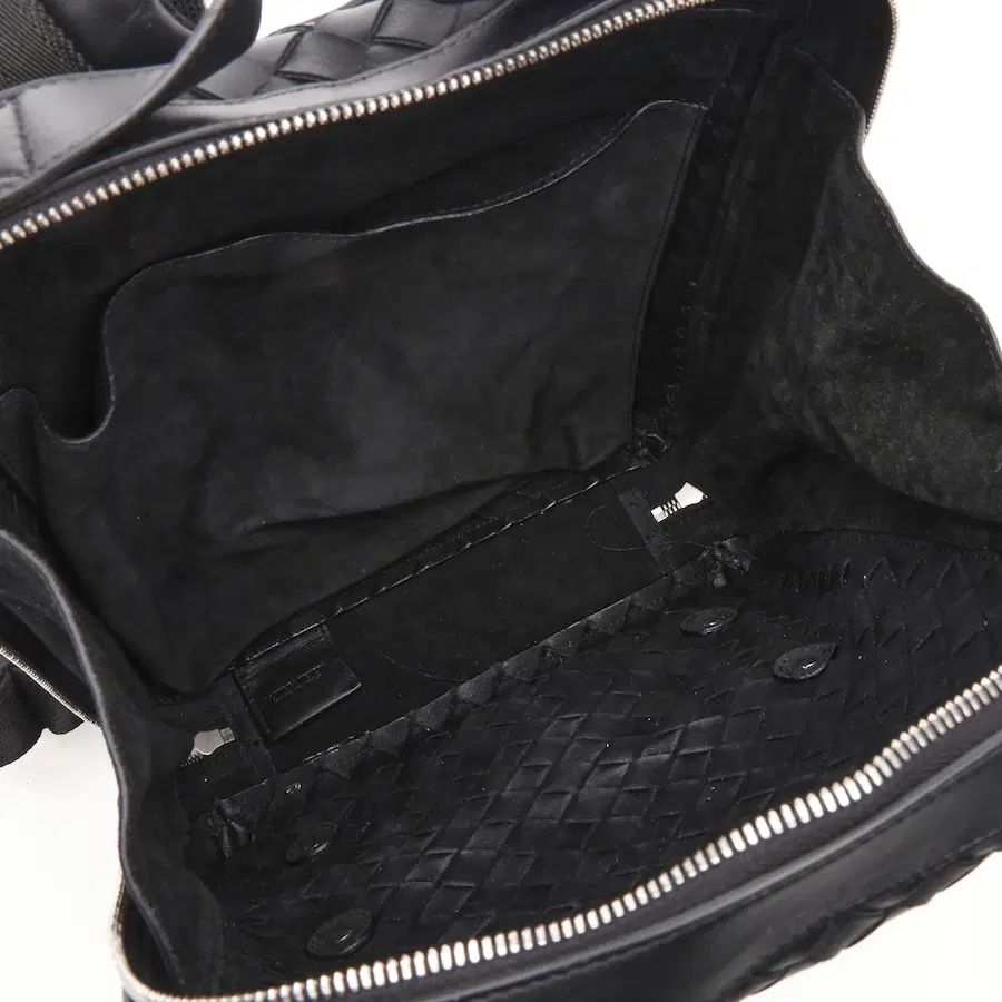 宝缇嘉（Bottega Veneta）Intrecciato 黑色背包