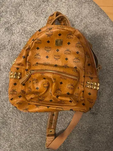 [ MCM 백팩 코냑 브라운 ]