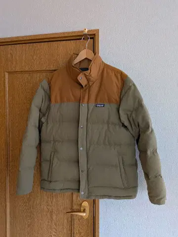 patagonia 다운 자켓 브라운/올리브