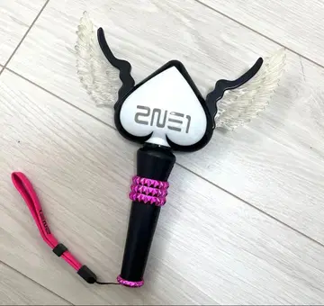 2NE1 응원봉 날개 달린 하트형