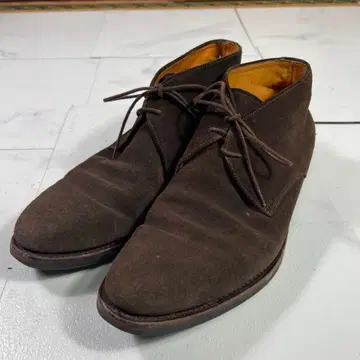 Jalan Sriwijaya 잘란 스리와야 스웨이드 처카 부츠