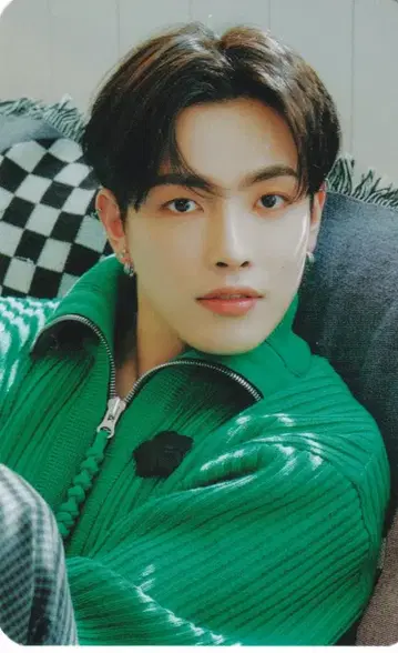 에이티즈 에버라인 홍중 에이티니 룸