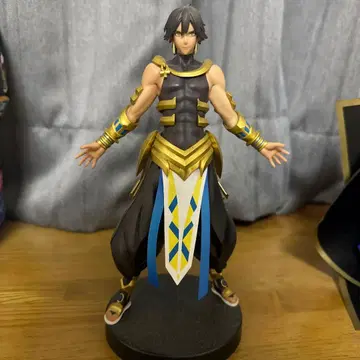 애니메이션 캐릭터 피규어 블랙 금 파랑