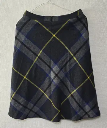 요크랜드 종아리 기장 울 스커트