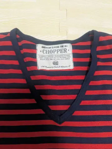 Chopper. 보더 V넥 T셔츠