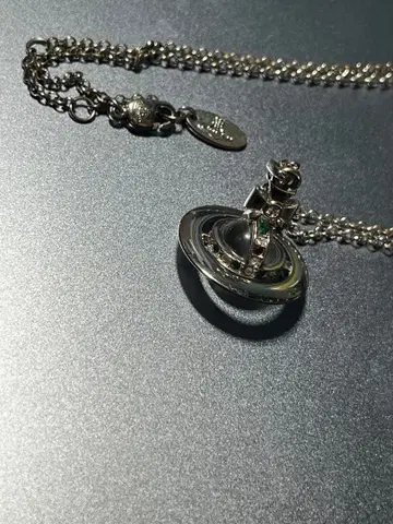 비비안 웨스트우드 스몰 ORB 목걸이