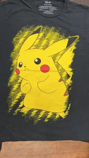 포켓몬 피카츄 블랙 T셔츠 M 그래픽 반팔