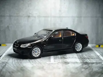 DCT 1/64 BMW M5 E60 블랙