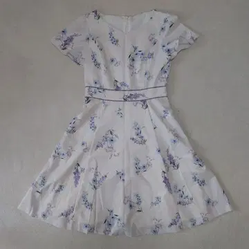 LAISSE PASSE 꽃무늬 반팔 무릎 기장 원피스 청순 구혼활동 맞선