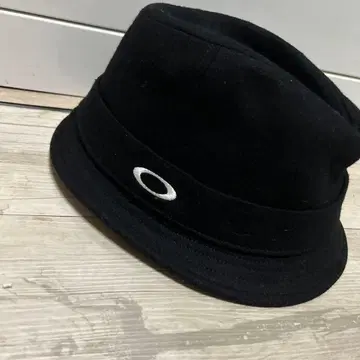 Oakley 블랙 중절모