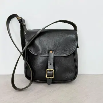 새상품급 SLOW 버클 숄더백 블랙 소가죽 가죽
